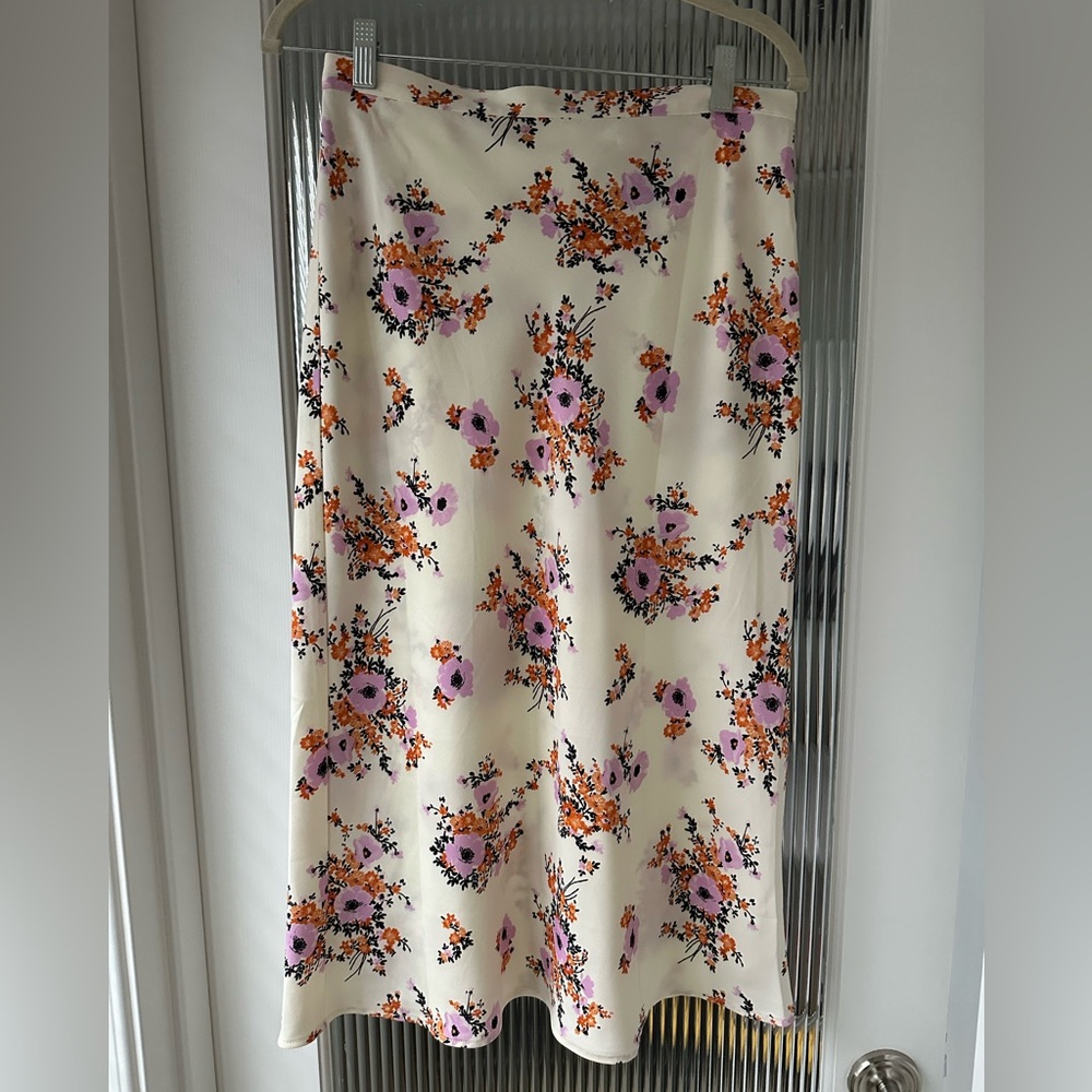 Urban Outfitters Satin Floral MIDI Skirt Size Medium